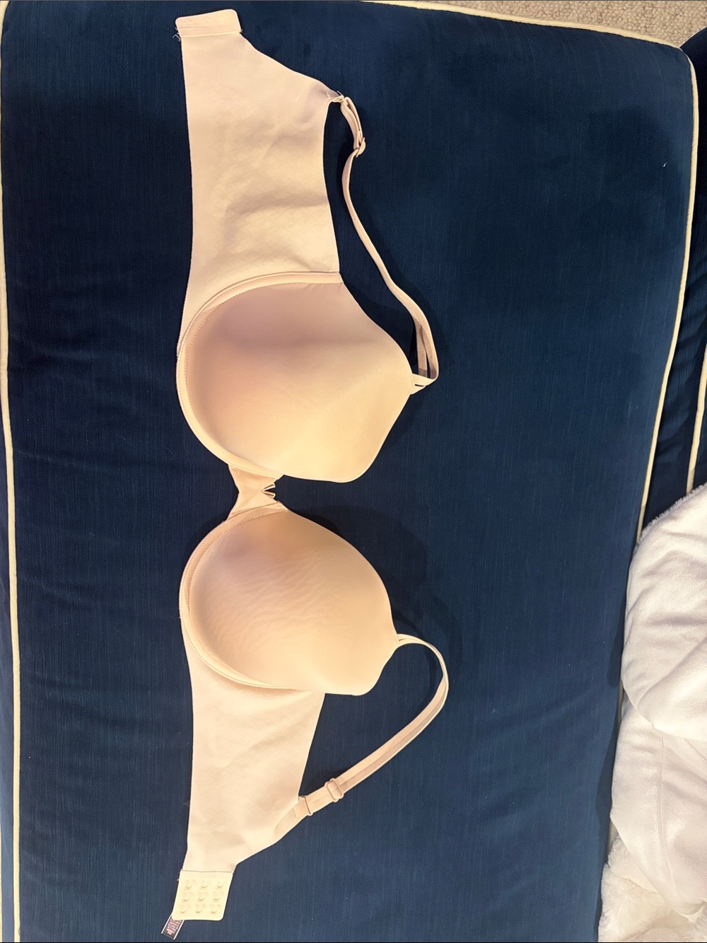 Victoria's Secret Nude Seamless T-Shirt Bra